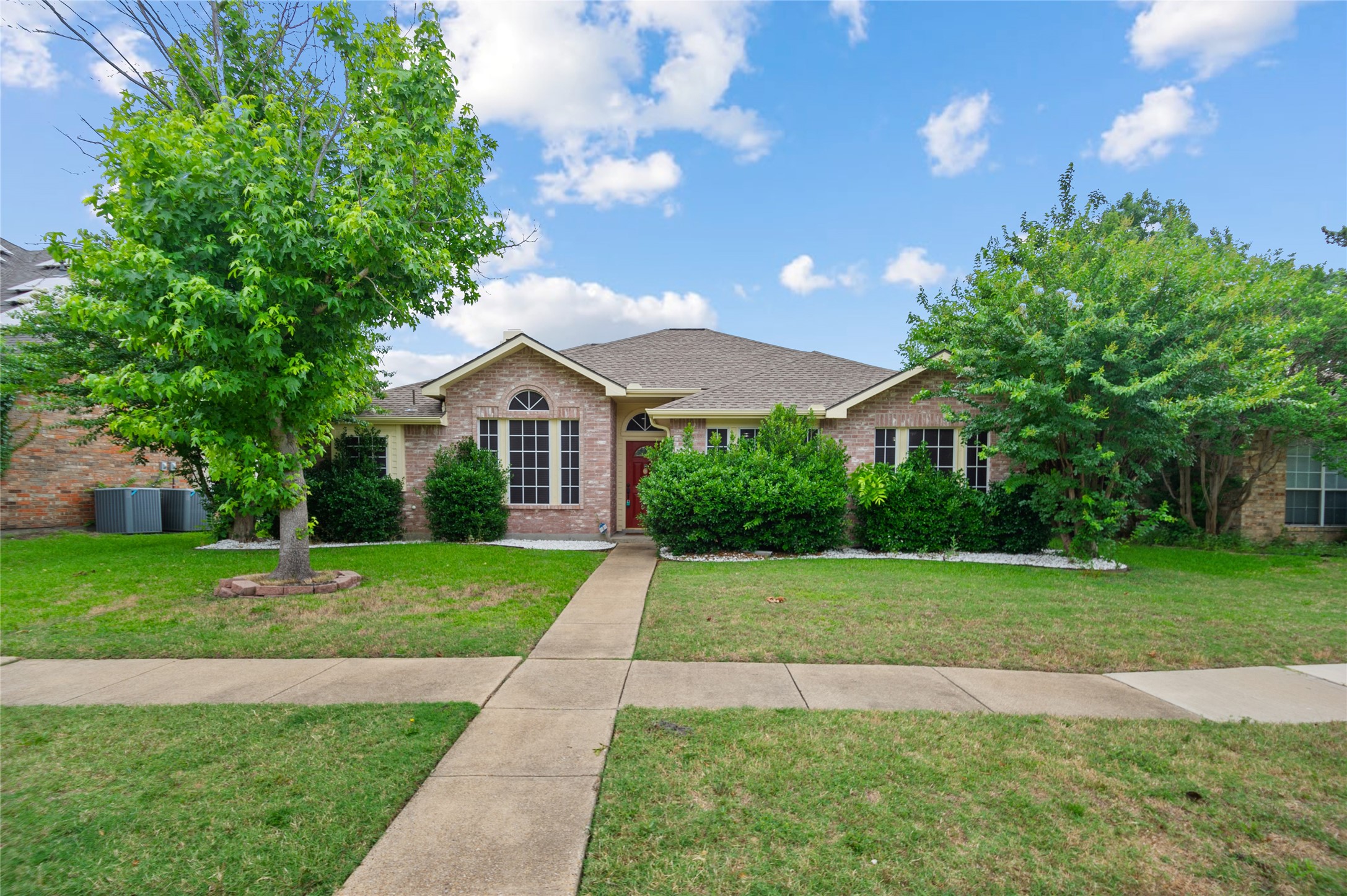 2726 Crosslands Drive Garland TX 75040