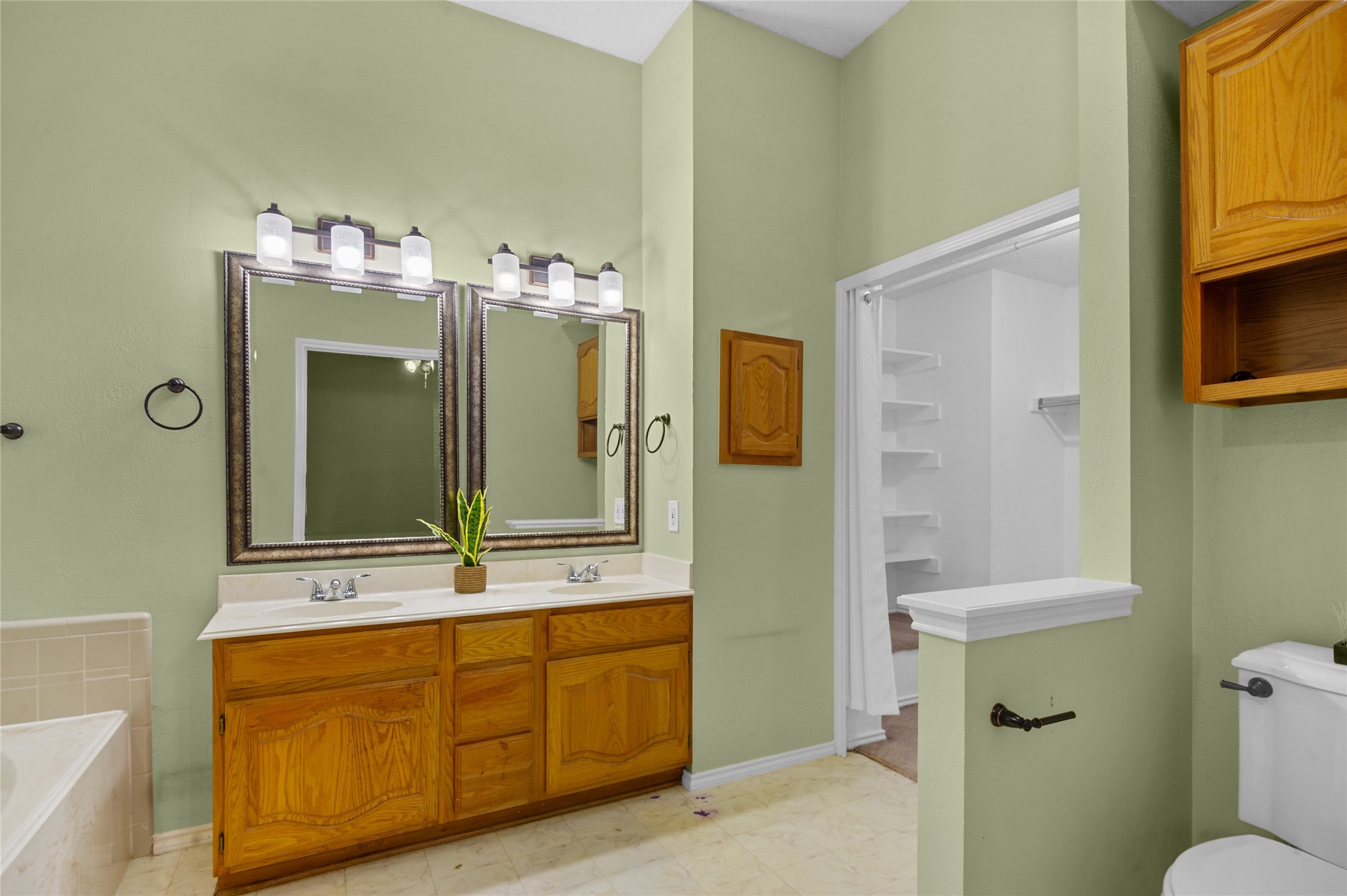 2726 Crosslands Drive Garland TX 75040