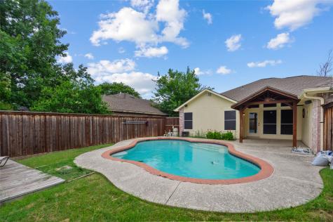 2726 Crosslands Drive Garland TX 75040