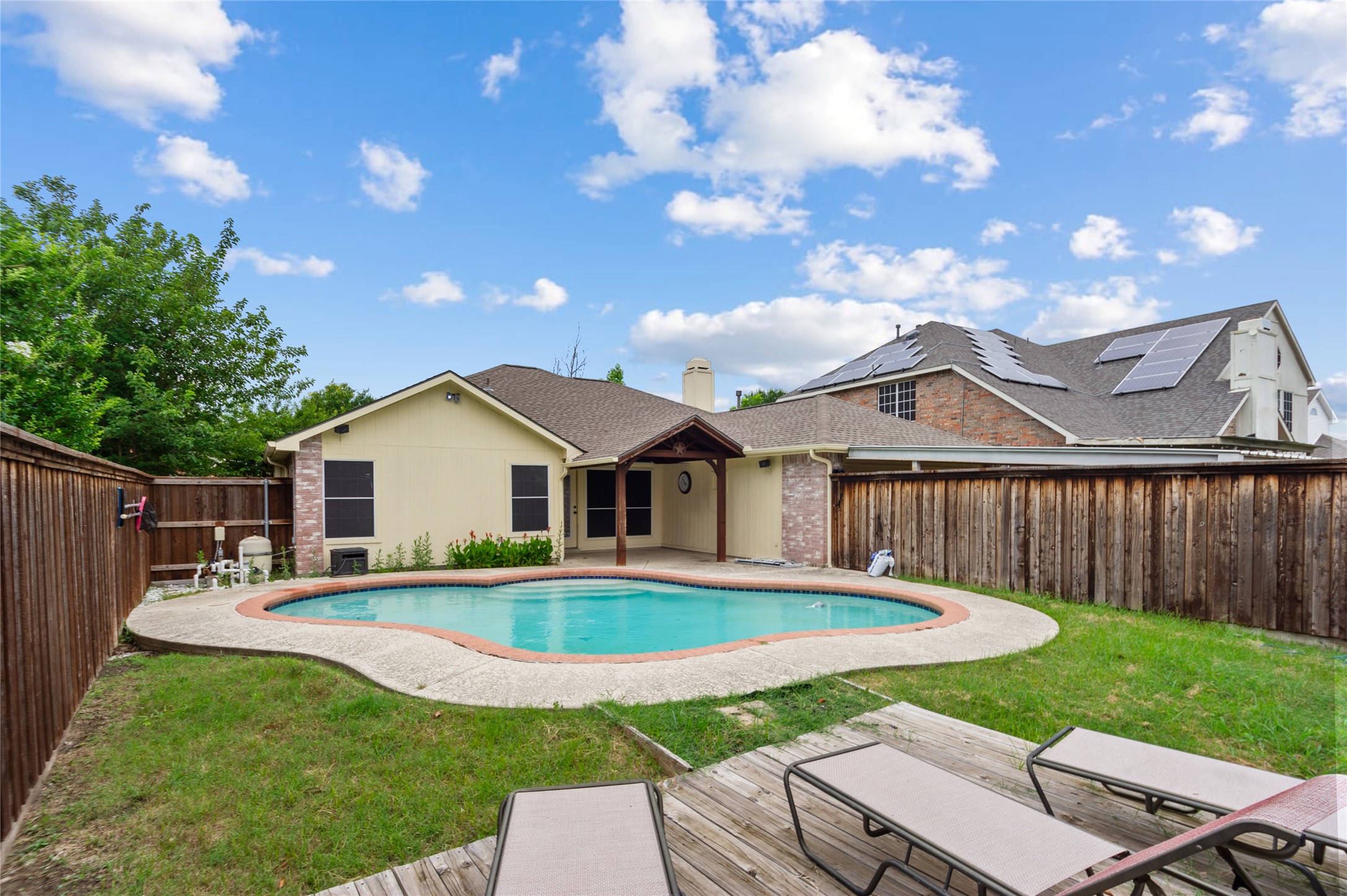 2726 Crosslands Drive Garland TX 75040