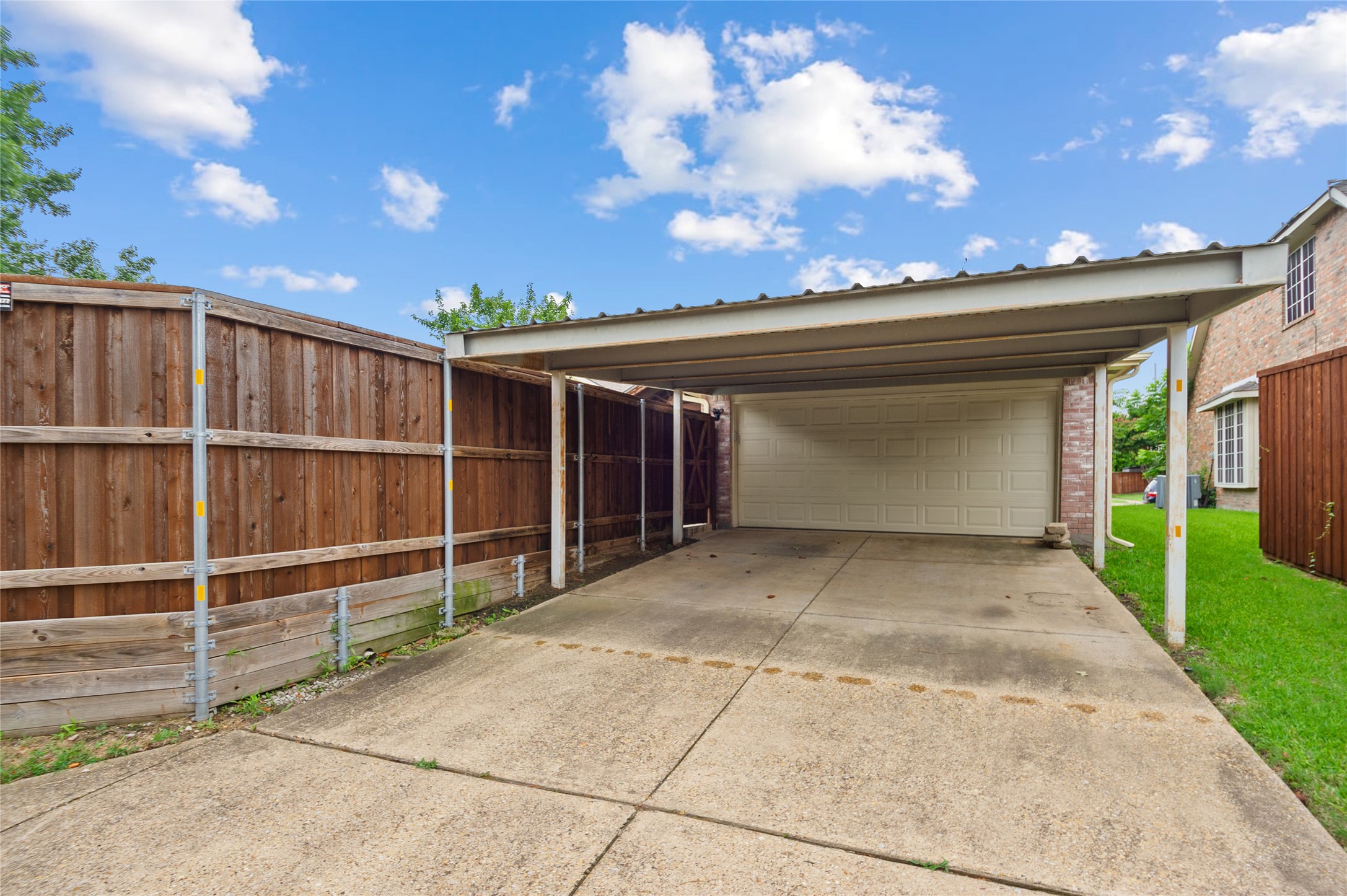 2726 Crosslands Drive Garland TX 75040