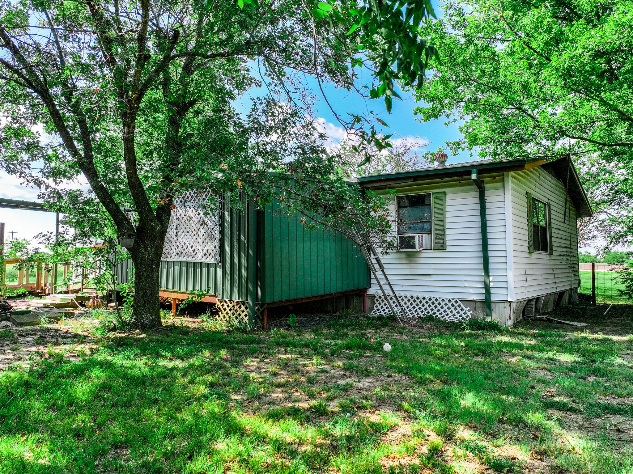 7801 W Interstate Highway 30 Cumby TX 75433