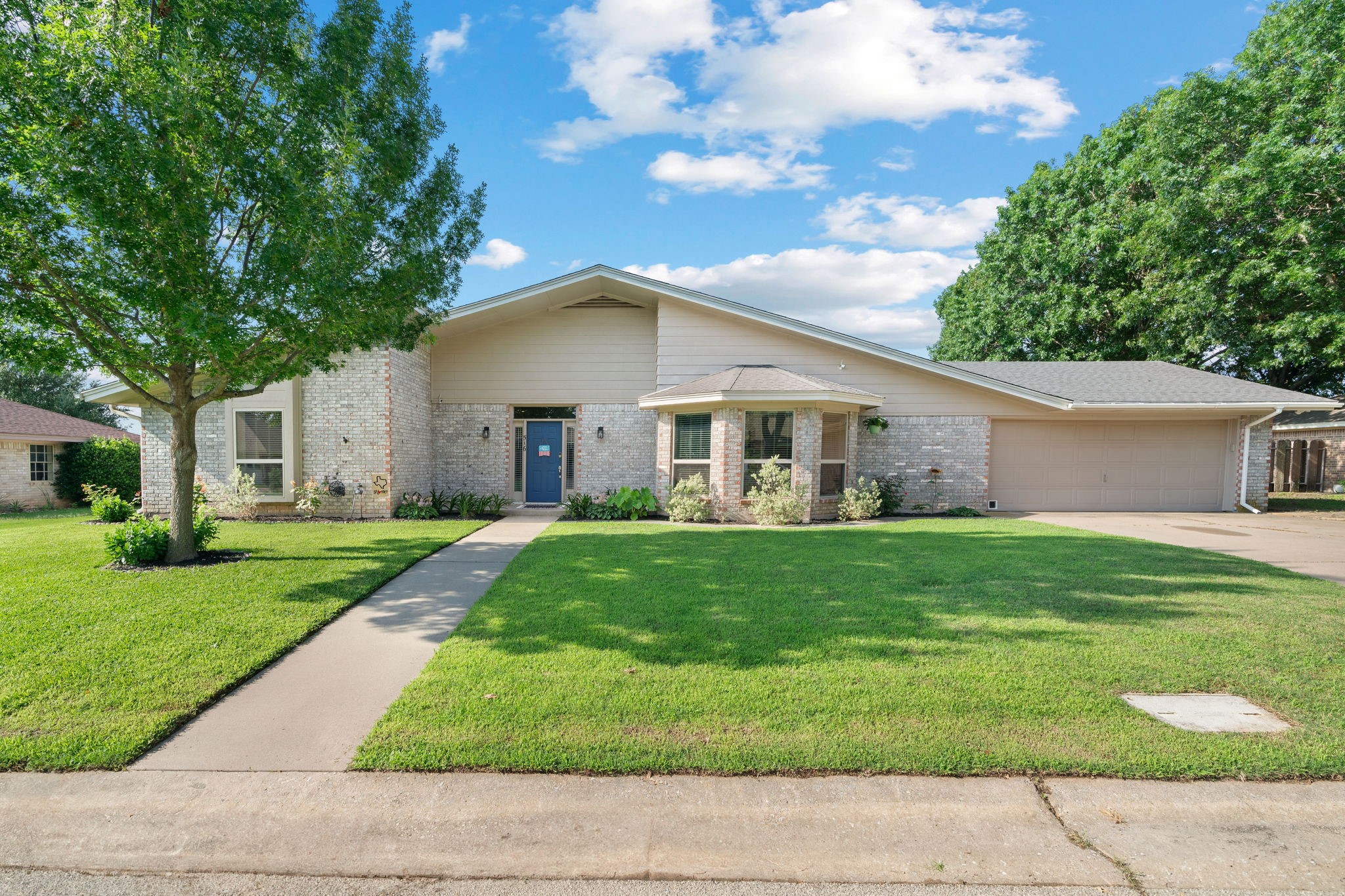 516 Henry Street Lindsay TX 76250