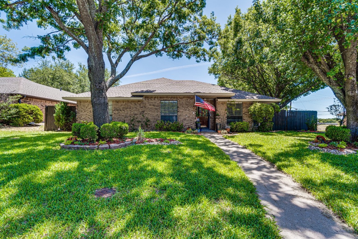 208 Pueblo Drive Waxahachie TX 75165