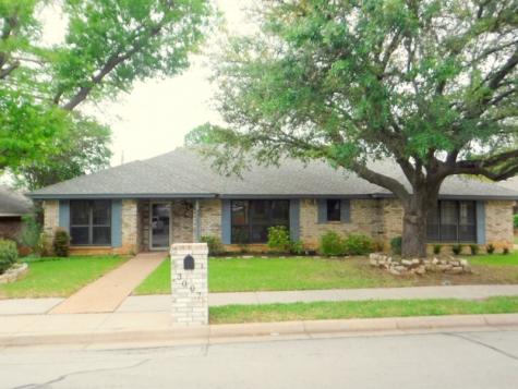 3007 Woodside Drive Arlington TX 76016
