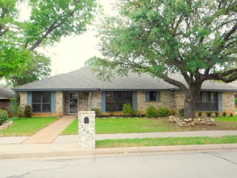 3007 Woodside Drive Arlington TX 76016