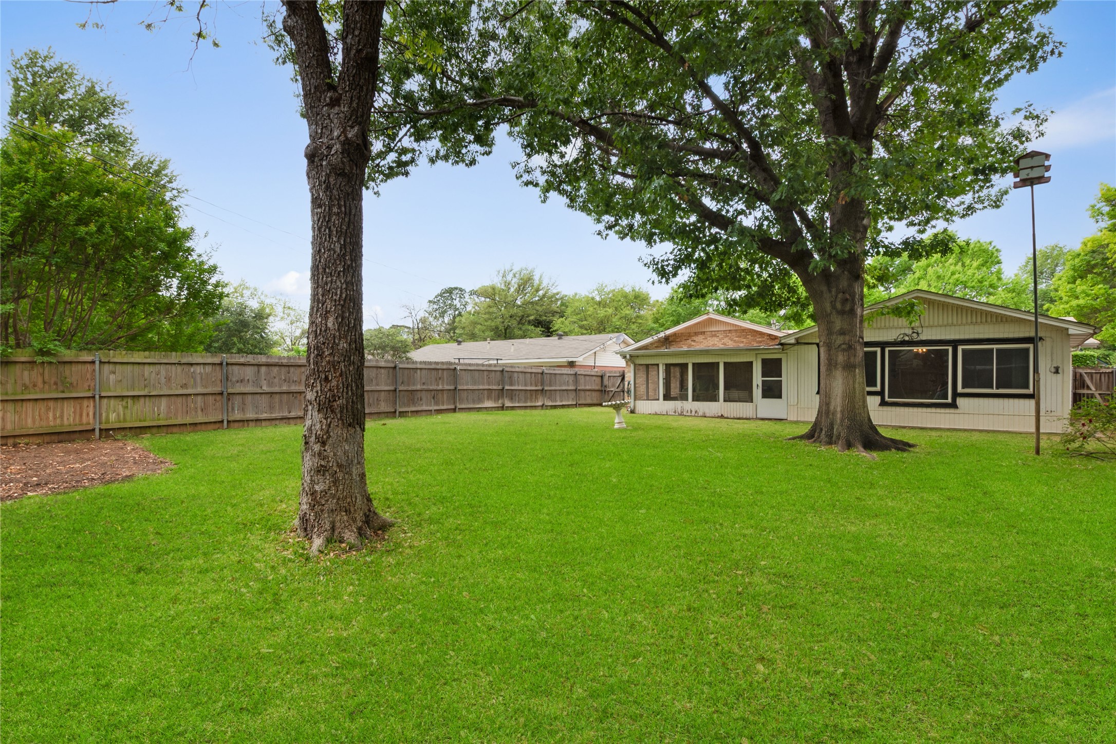 1905 Easy Street Arlington TX 76013