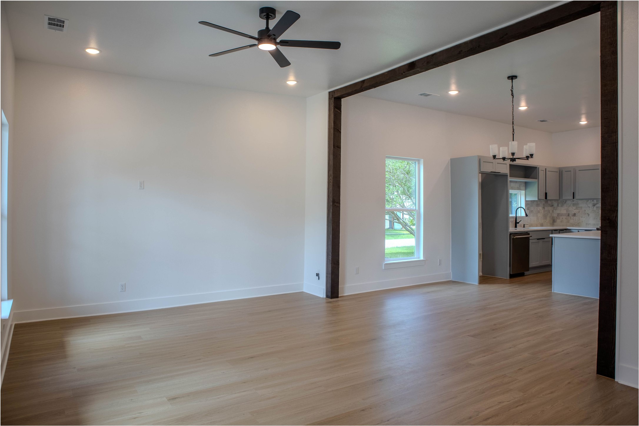 506 N Monroe Kaufman TX 75142