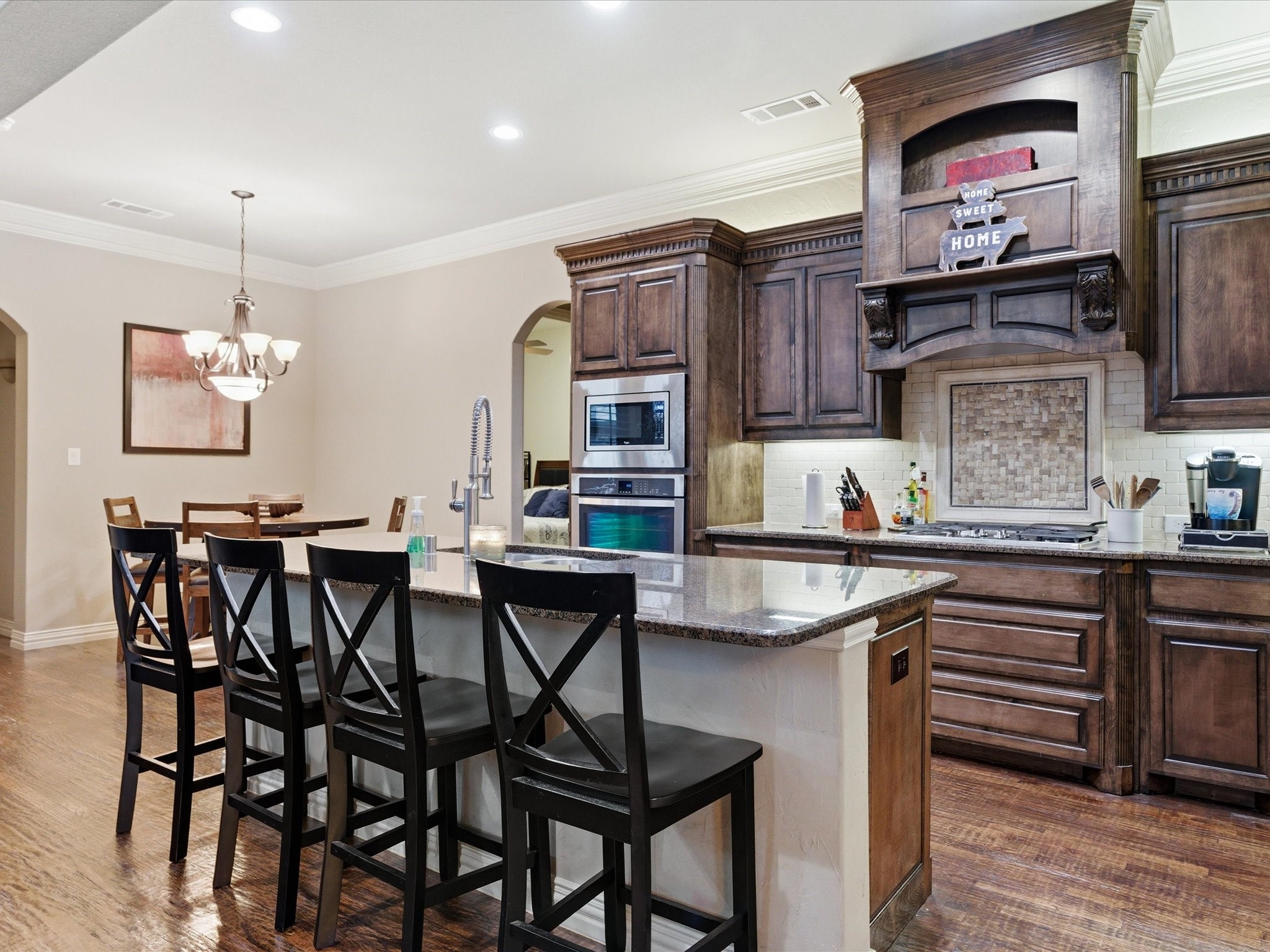 2115 N Hill Drive Irving TX 75038