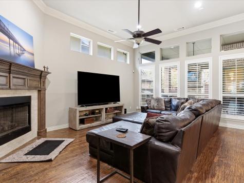 2115 N Hill Drive Irving TX 75038