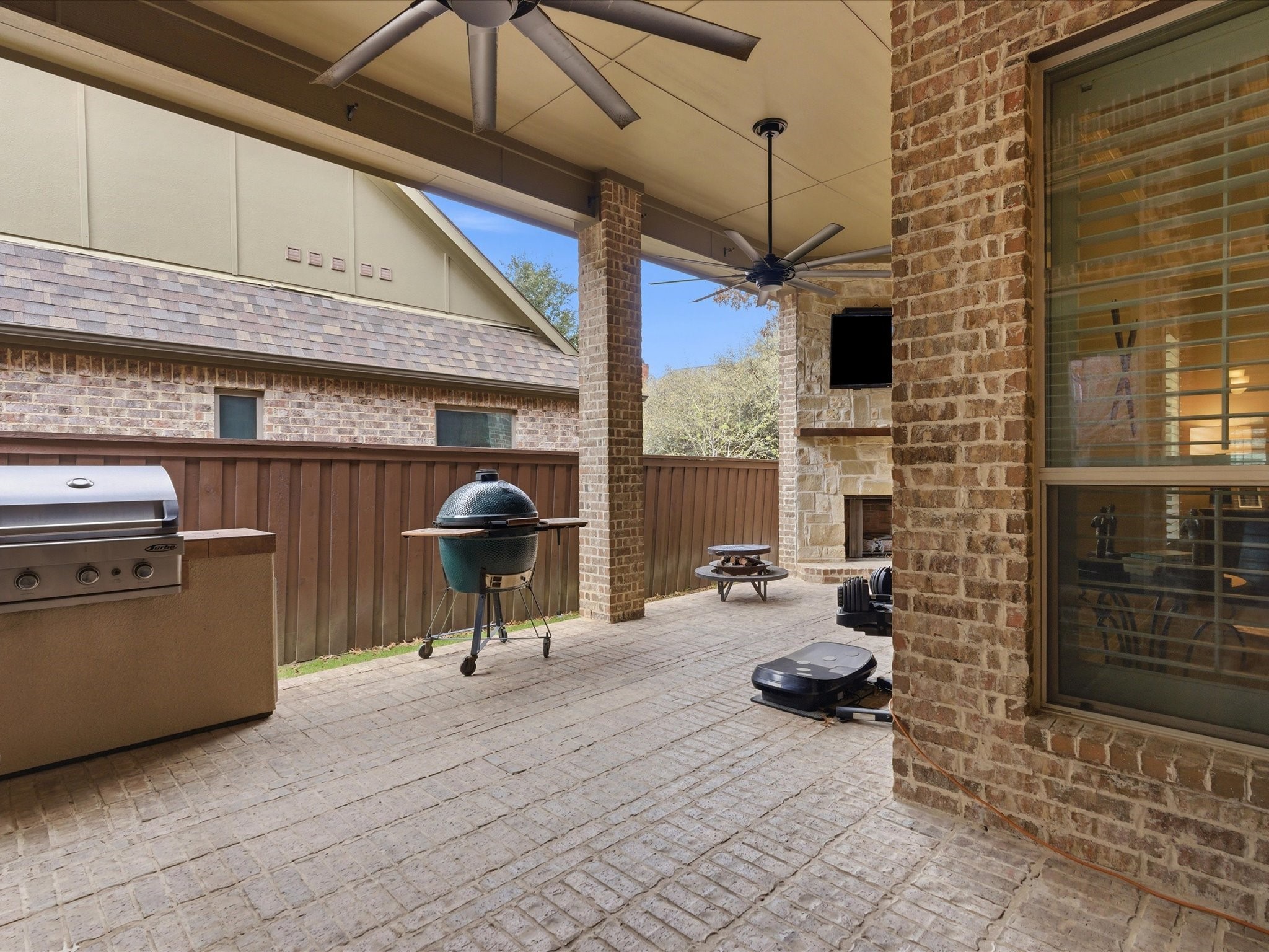 2115 N Hill Drive Irving TX 75038
