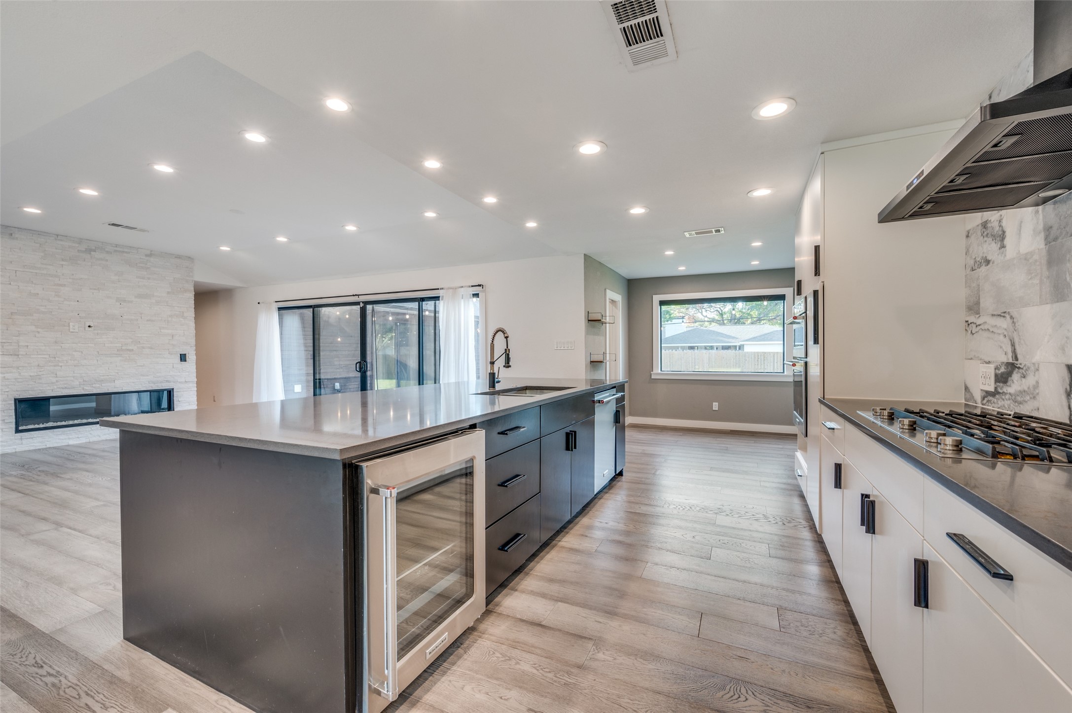 3544 Whitehall Drive Dallas TX 75229