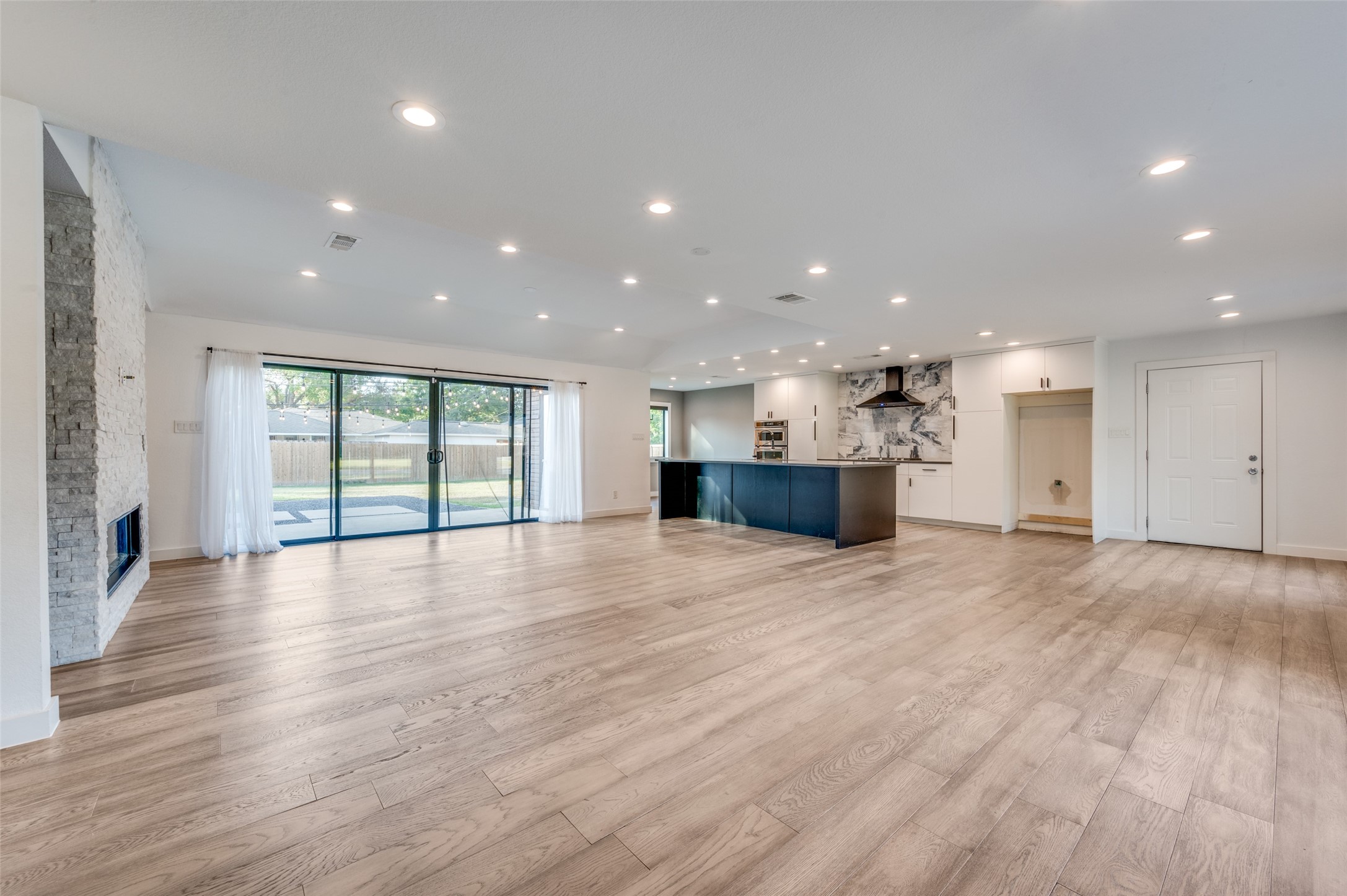 3544 Whitehall Drive Dallas TX 75229