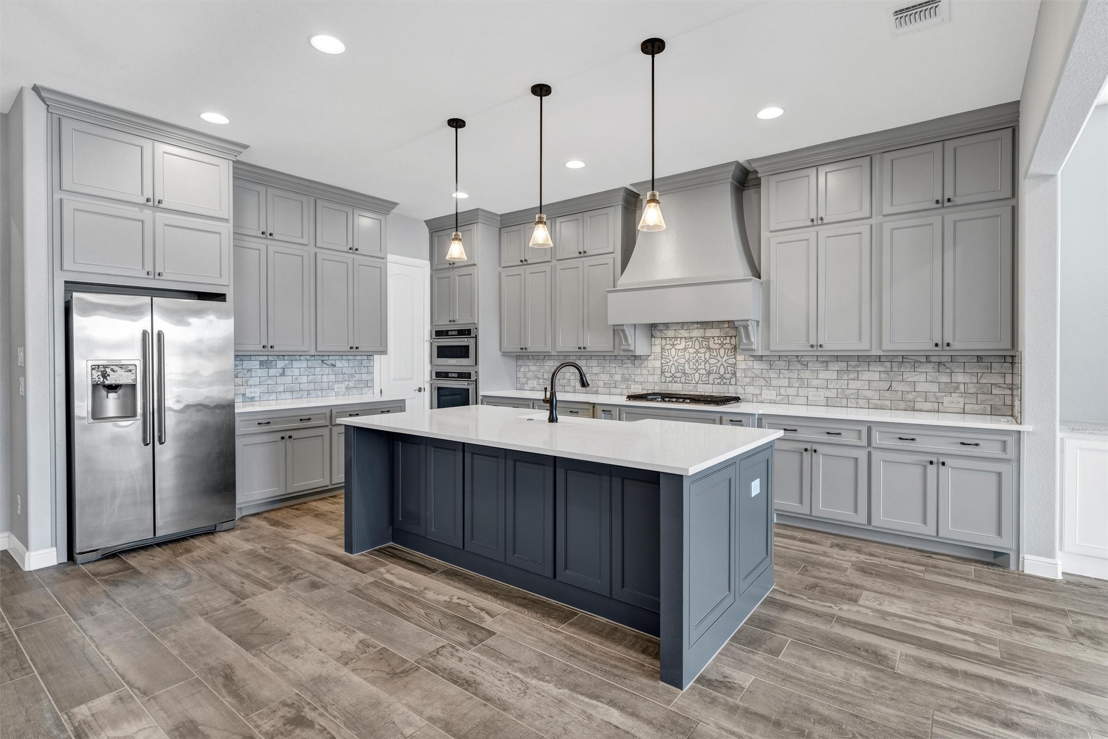 2526 Vineyard Drive Granbury TX 76048