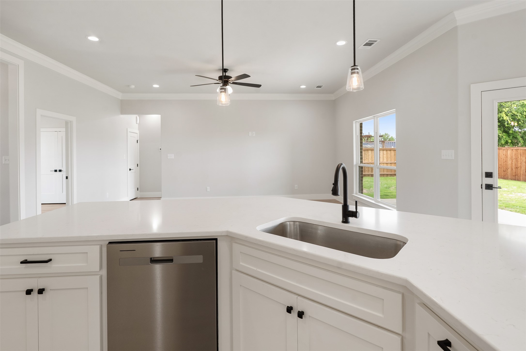 505 Limestone Circle Mabank TX 75147