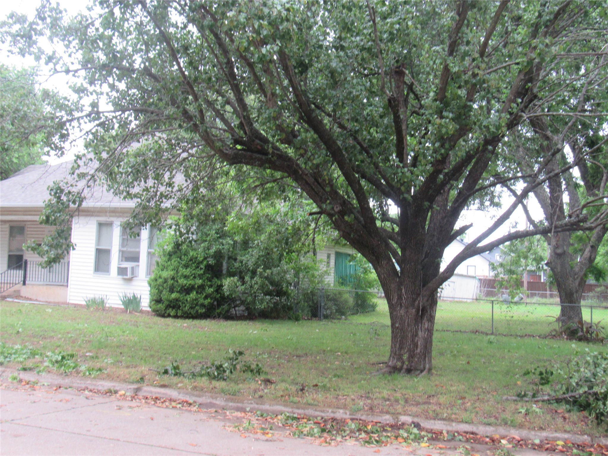 101 E Murray Street Denison TX 75021