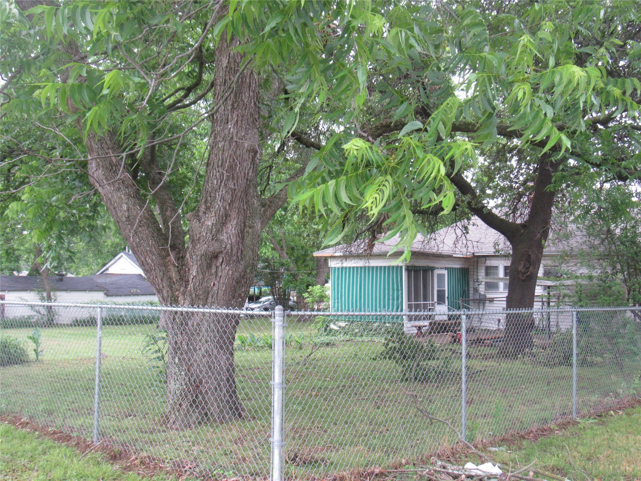 101 E Murray Street Denison TX 75021
