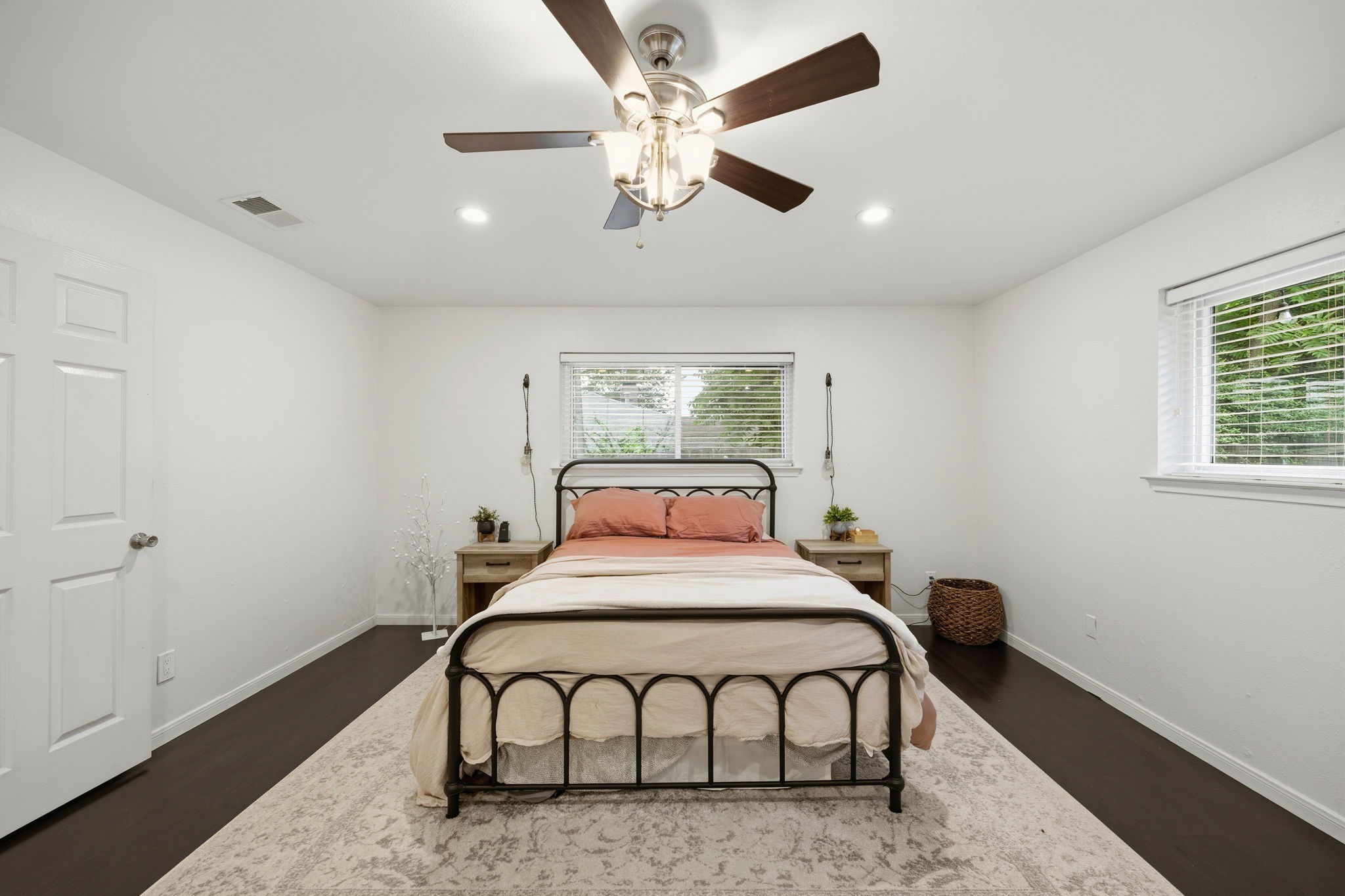 3732 Kiest Knoll Drive Dallas TX 75233