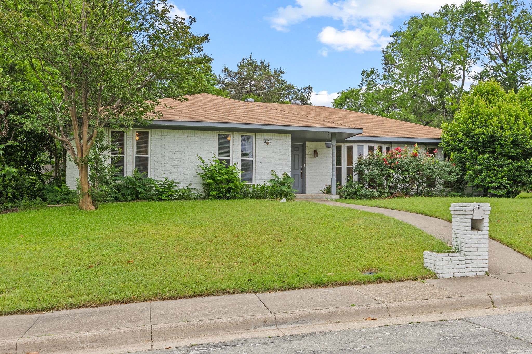3732 Kiest Knoll Drive Dallas TX 75233