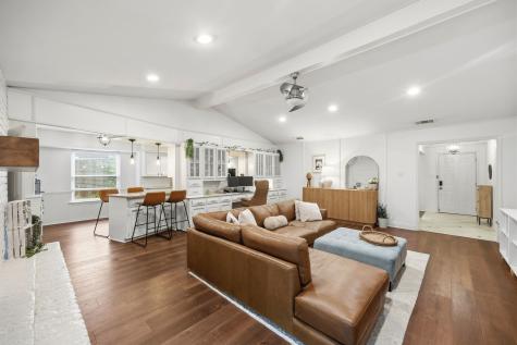 3732 Kiest Knoll Drive Dallas TX 75233