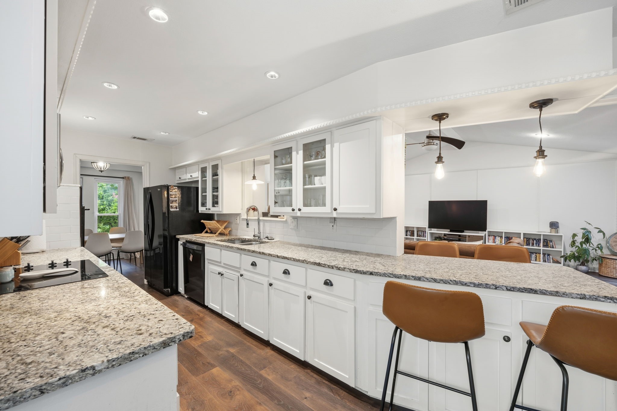 3732 Kiest Knoll Drive Dallas TX 75233