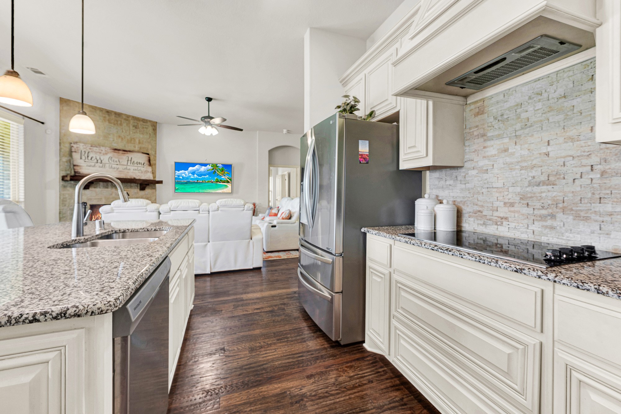 6300 Sudbury Lane Mesquite TX 75181