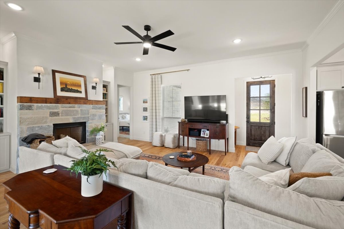 1028 Gatlin Circle Springtown TX 76082