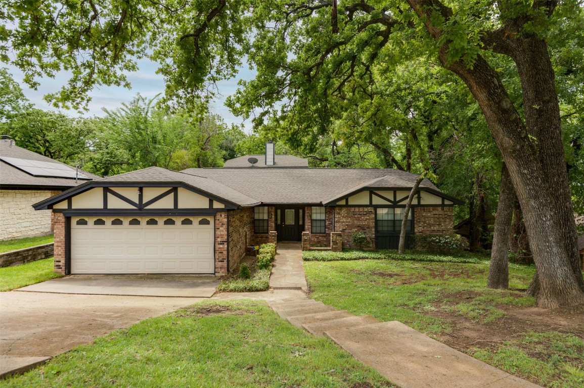 2308 Oakwood Lane Arlington TX 76012