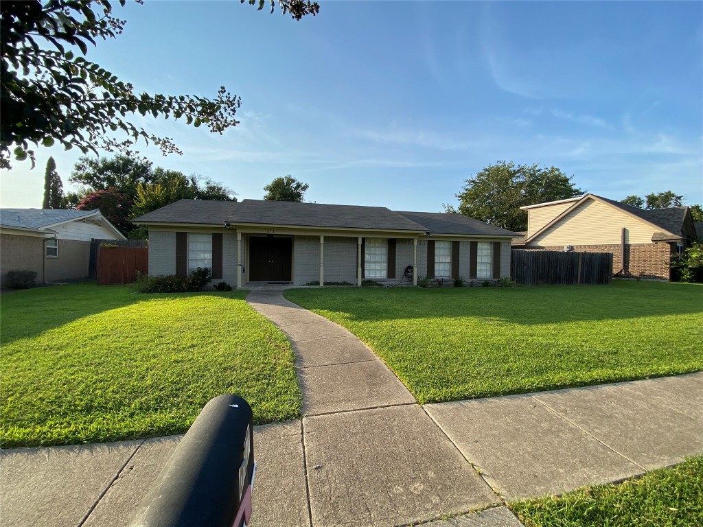 617 Colonial Drive Garland TX 75043