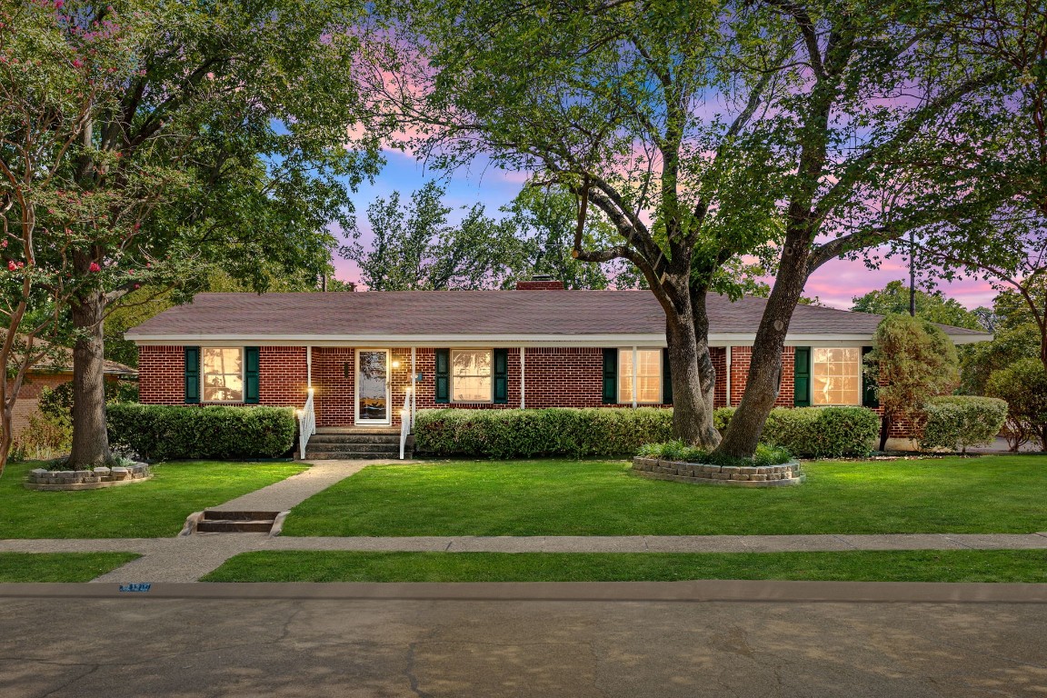 2114 Cardinalane Garland TX 75042
