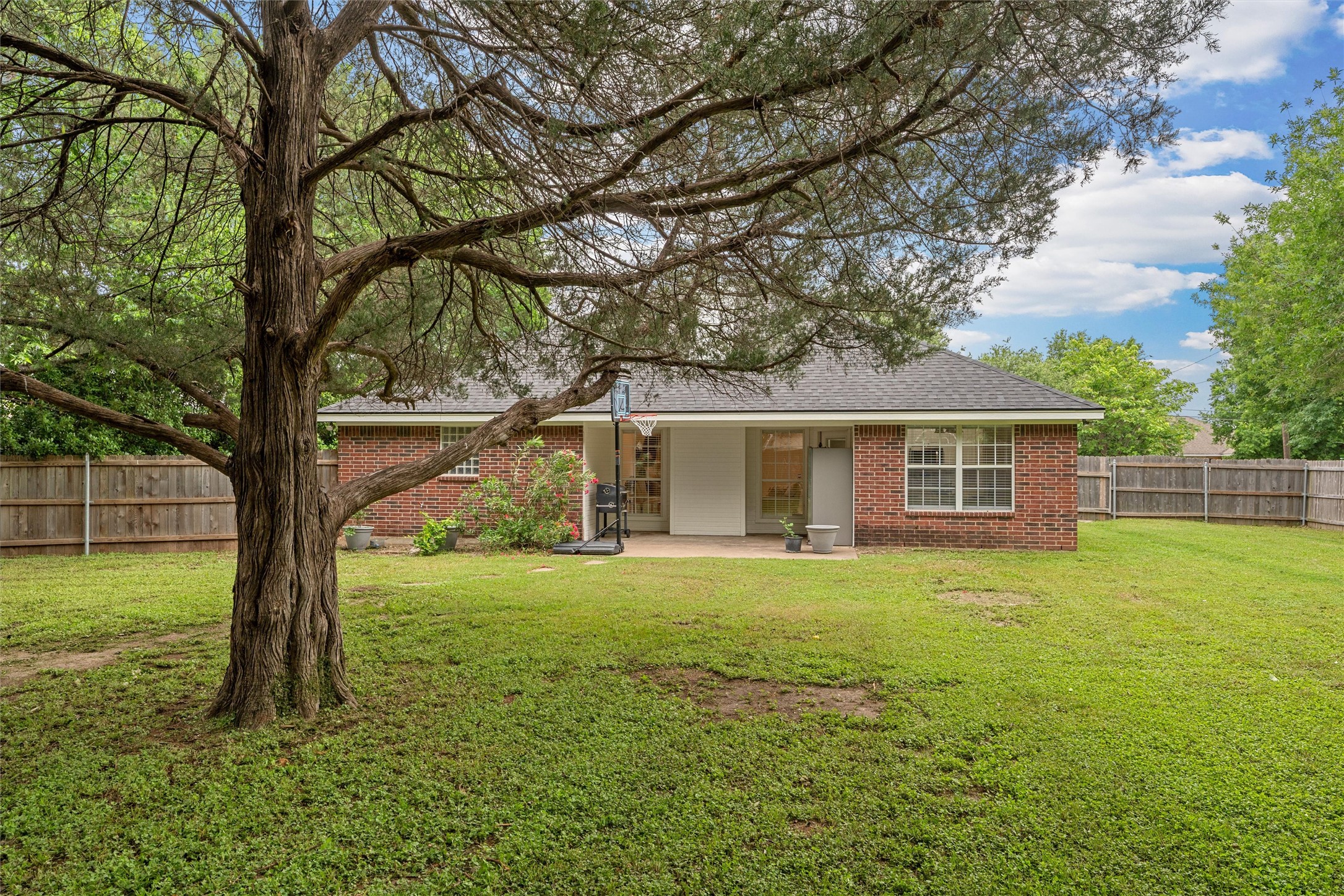 209 W Karnes Drive Waco TX 76706