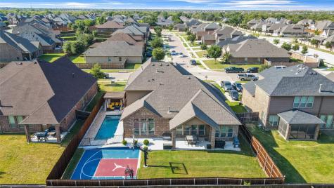 2911 Ladoga Drive Grand Prairie TX 75054