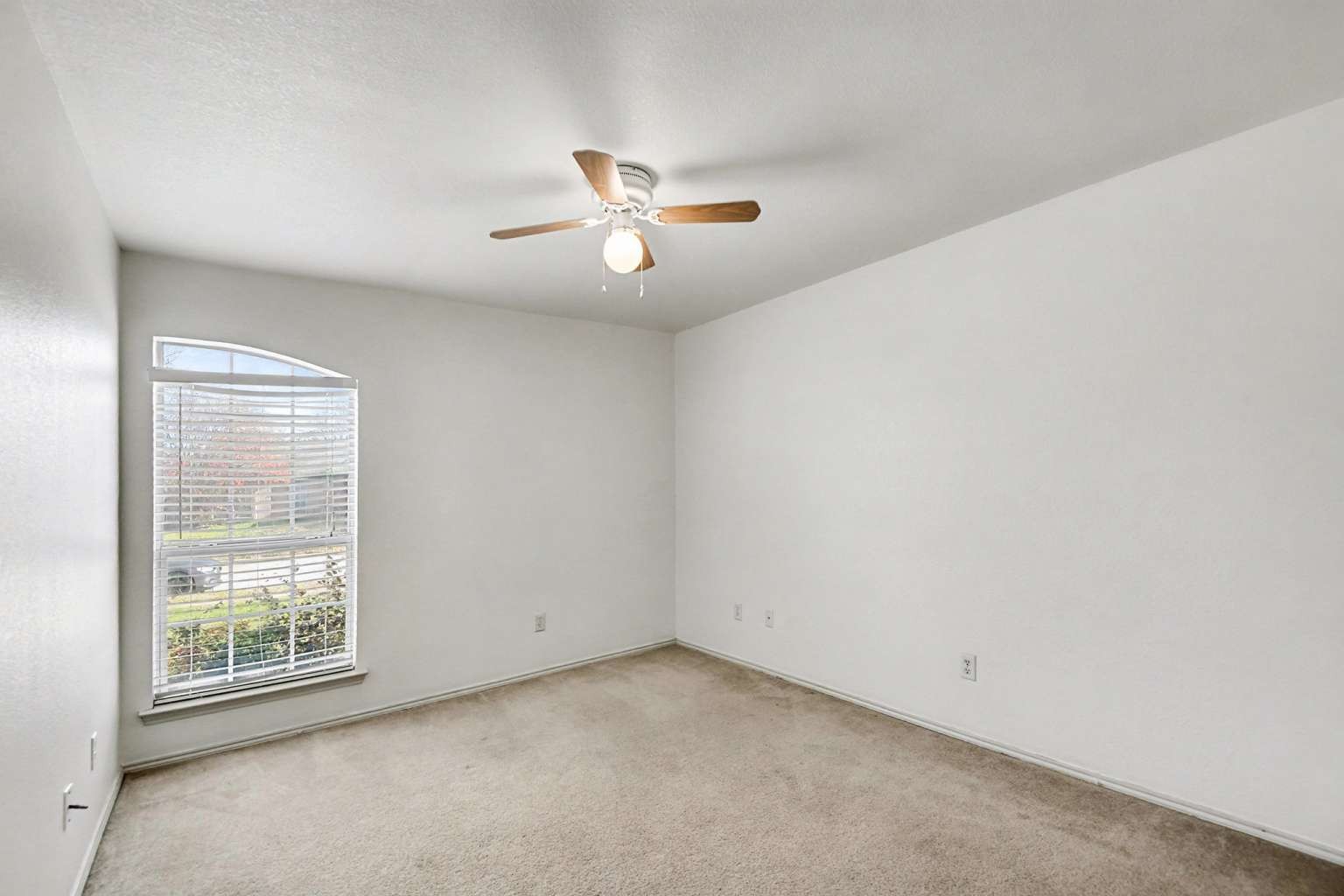 813 Wrentham Drive Saginaw TX 76179