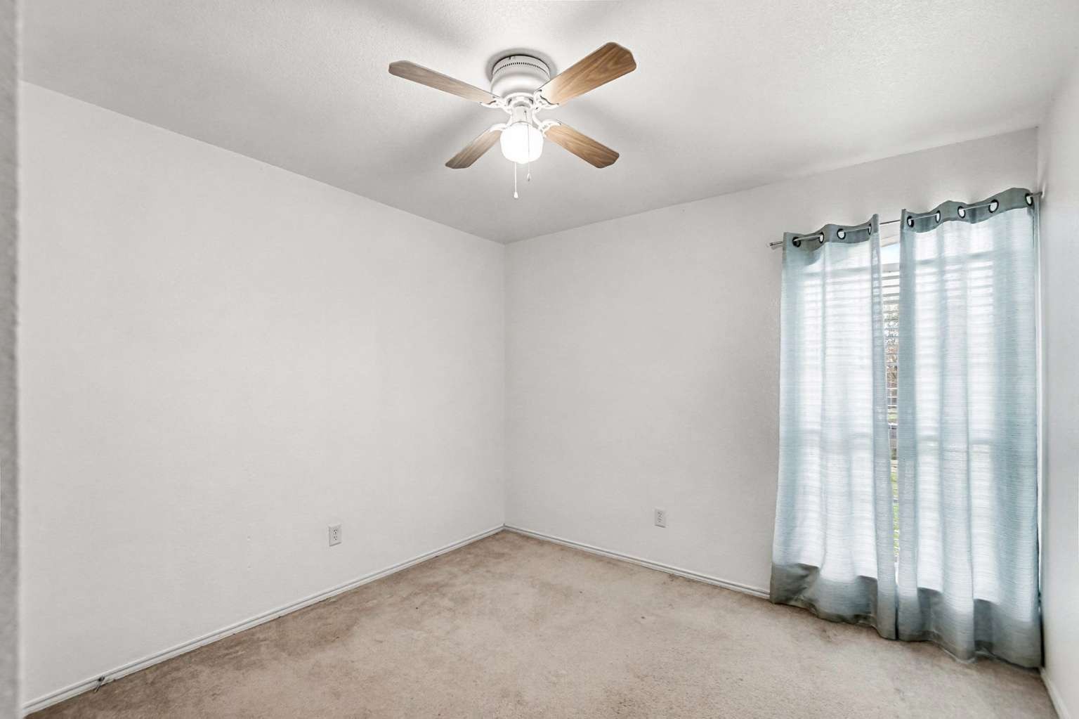 813 Wrentham Drive Saginaw TX 76179