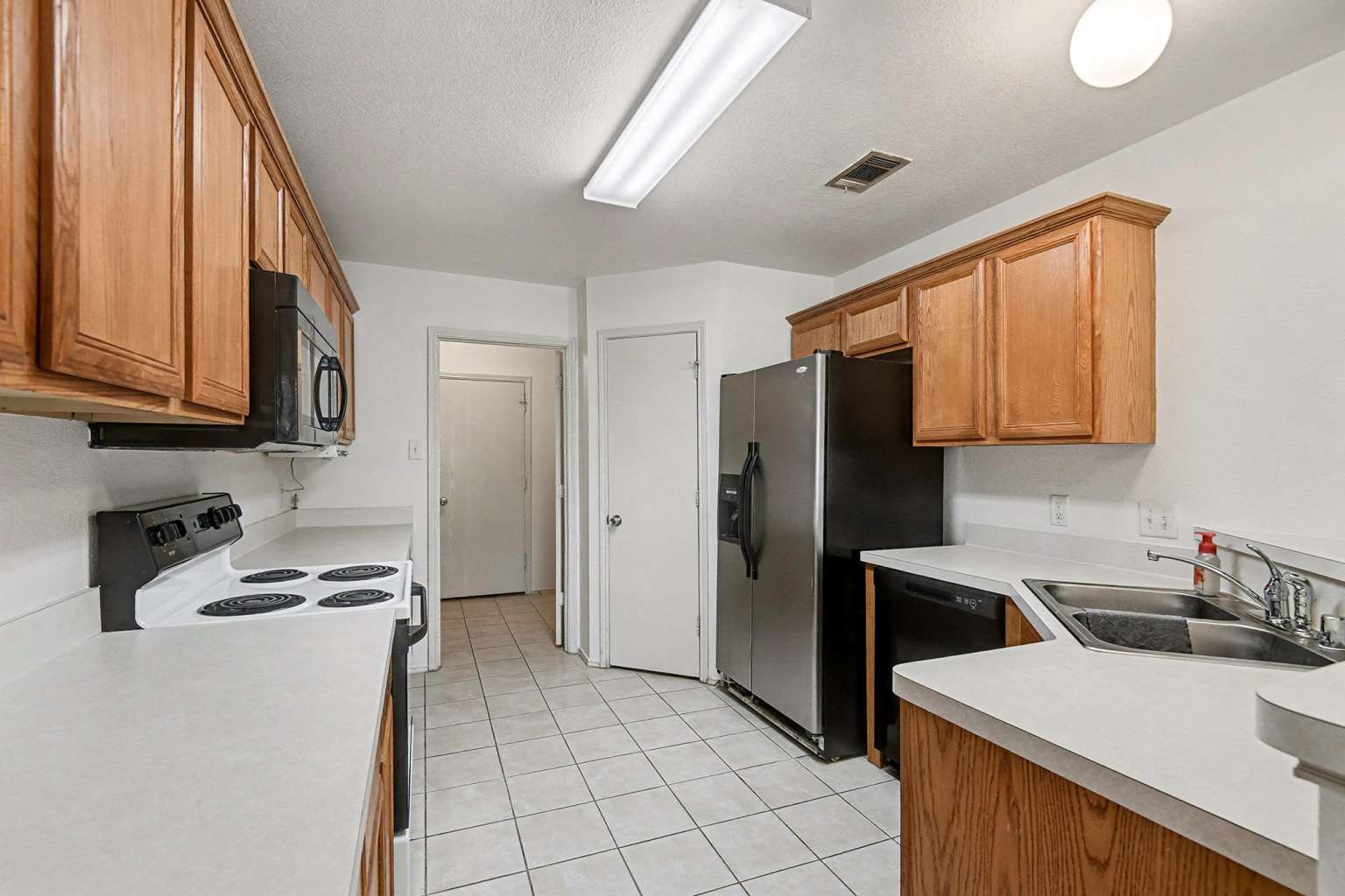 813 Wrentham Drive Saginaw TX 76179