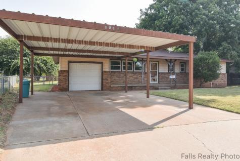 1009 Shady Lane Burkburnett TX 76354