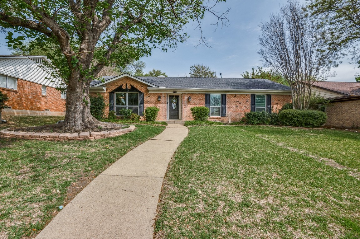 7739 El Pensador Drive Dallas TX 75248
