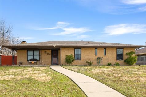 2025 Wellington Drive Grand Prairie TX 75051