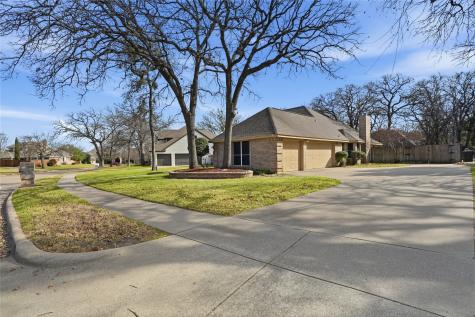 1312 Crows Nest Court Azle TX 76020