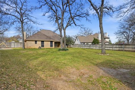 1312 Crows Nest Court Azle TX 76020