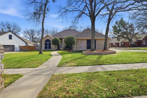 1312 Crows Nest Court Azle TX 76020