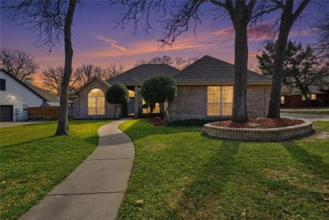 1312 Crows Nest Court Azle TX 76020
