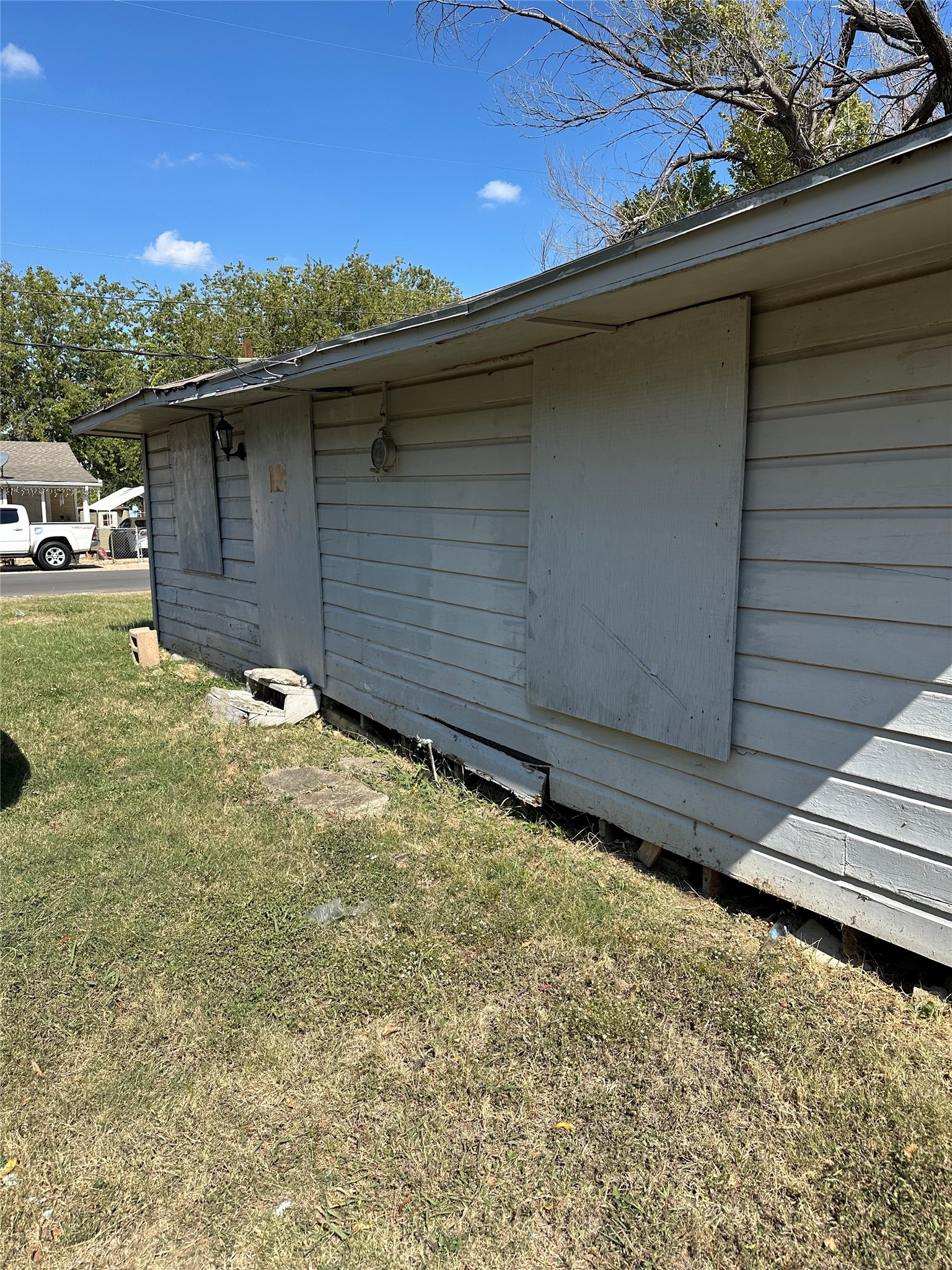 2435 Iroquois Street Dallas TX 75212