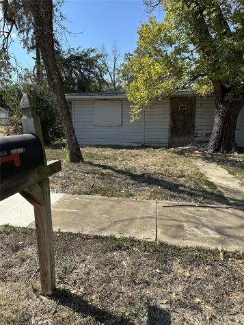 2435 Iroquois Street Dallas TX 75212