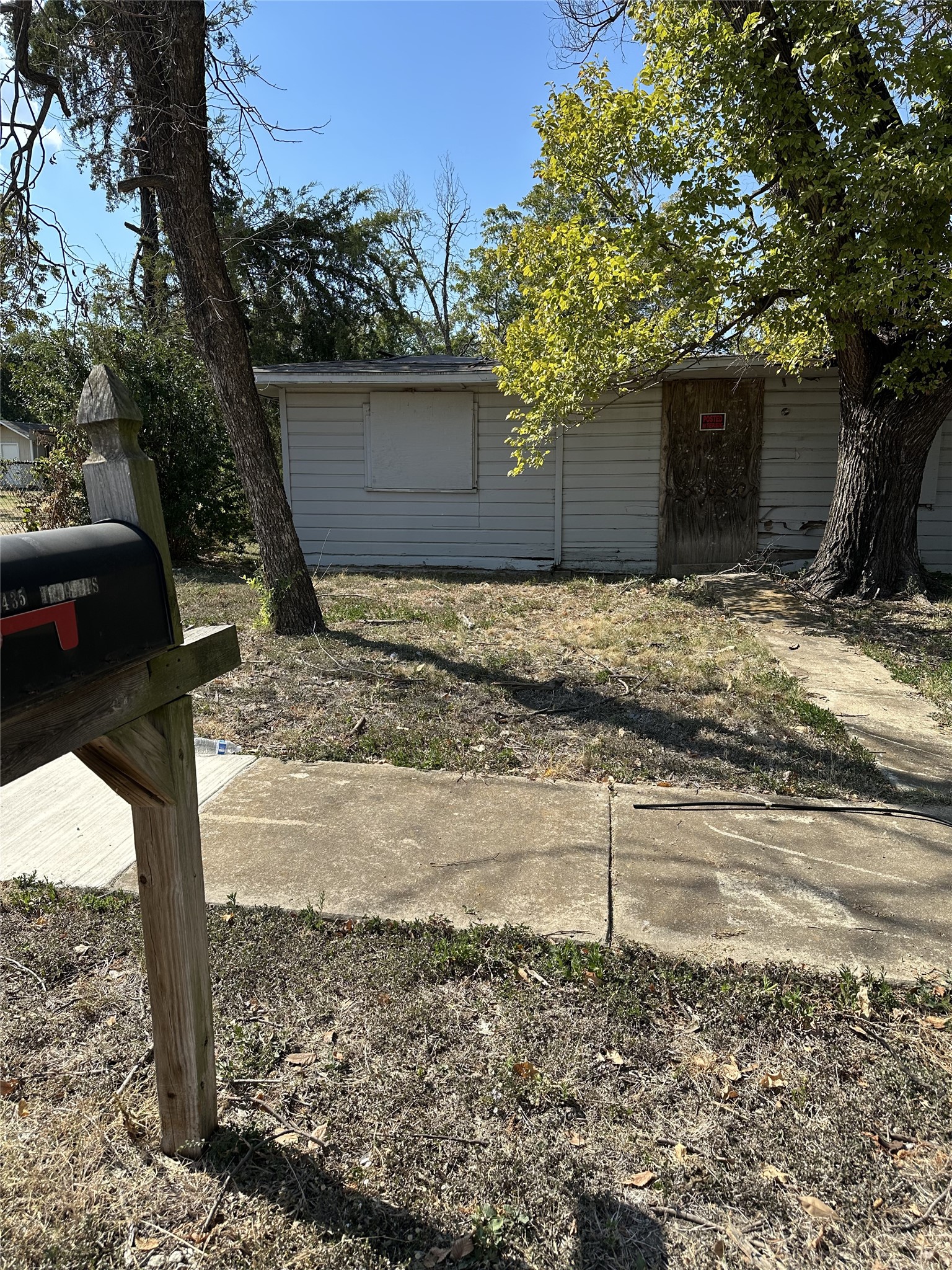 2435 Iroquois Street Dallas TX 75212