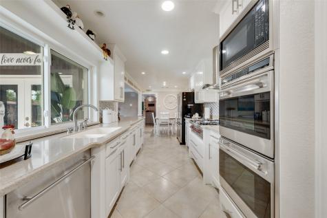 1911 White Rose Lane Carrollton TX 75007