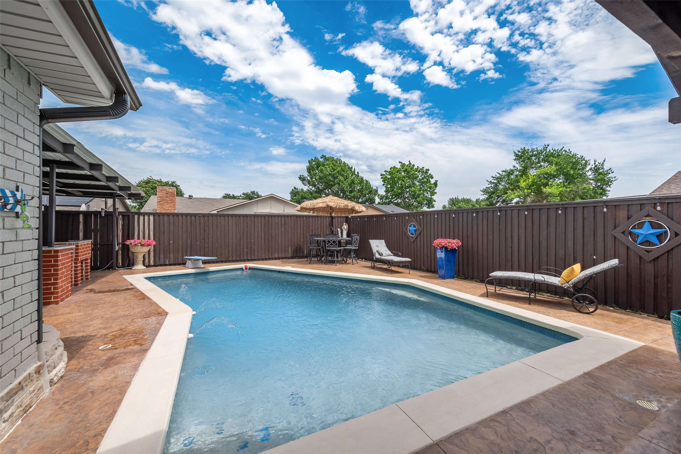 1911 White Rose Lane Carrollton TX 75007