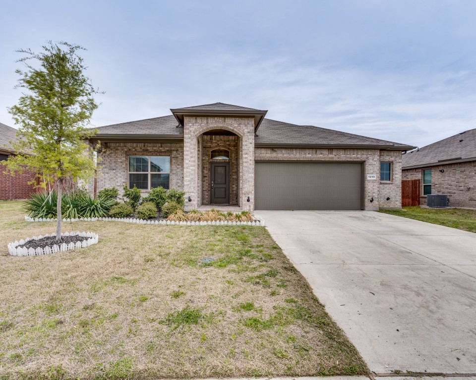 1215 Larkspur Lane Cleburne TX 76033