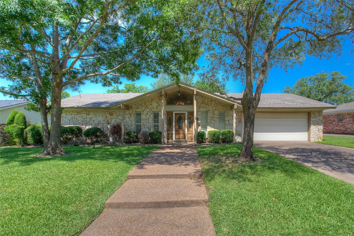 3804 Sunnydale Drive Benbrook TX 76116