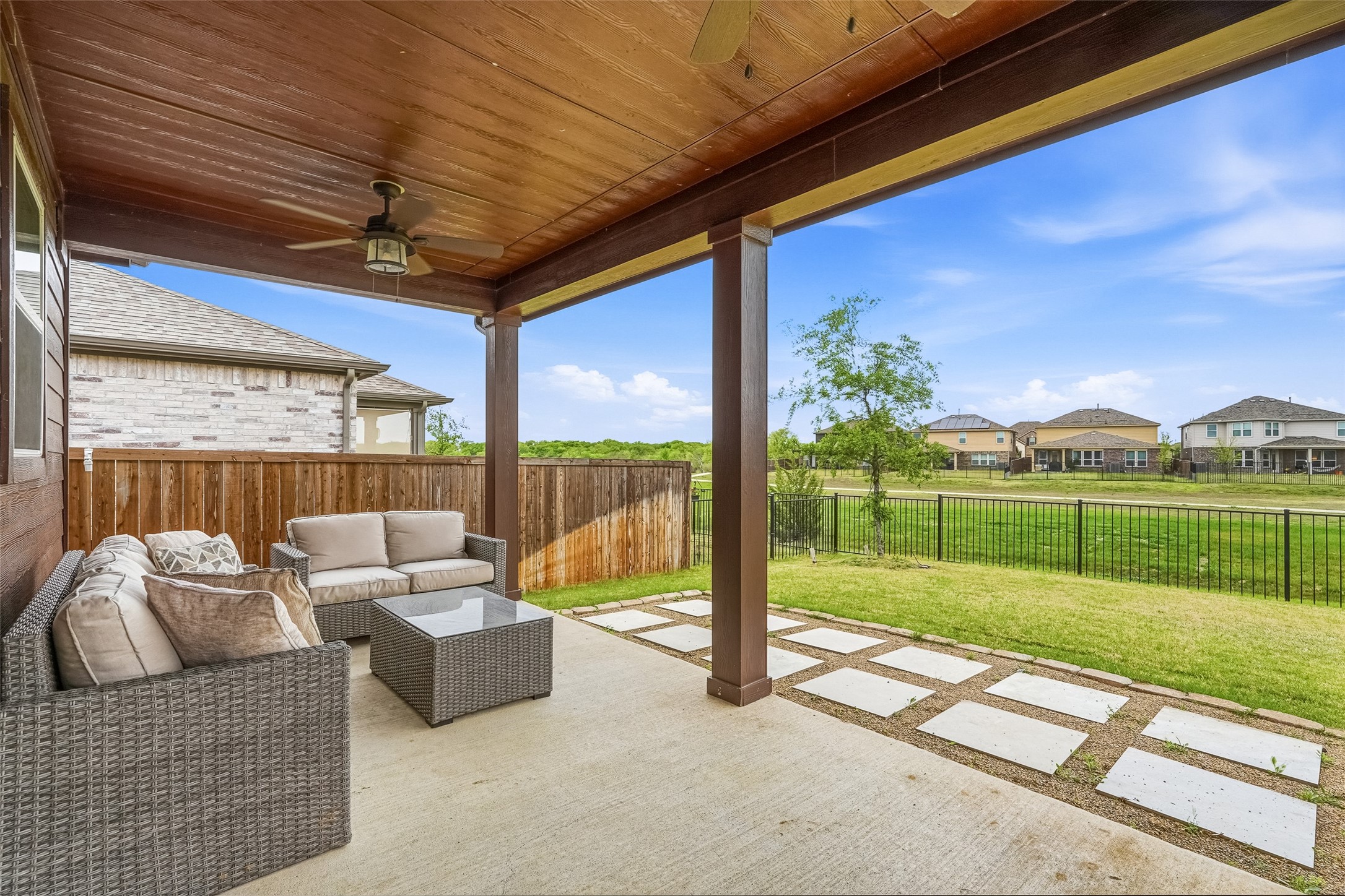 960 Tule Drive Aubrey TX 76227
